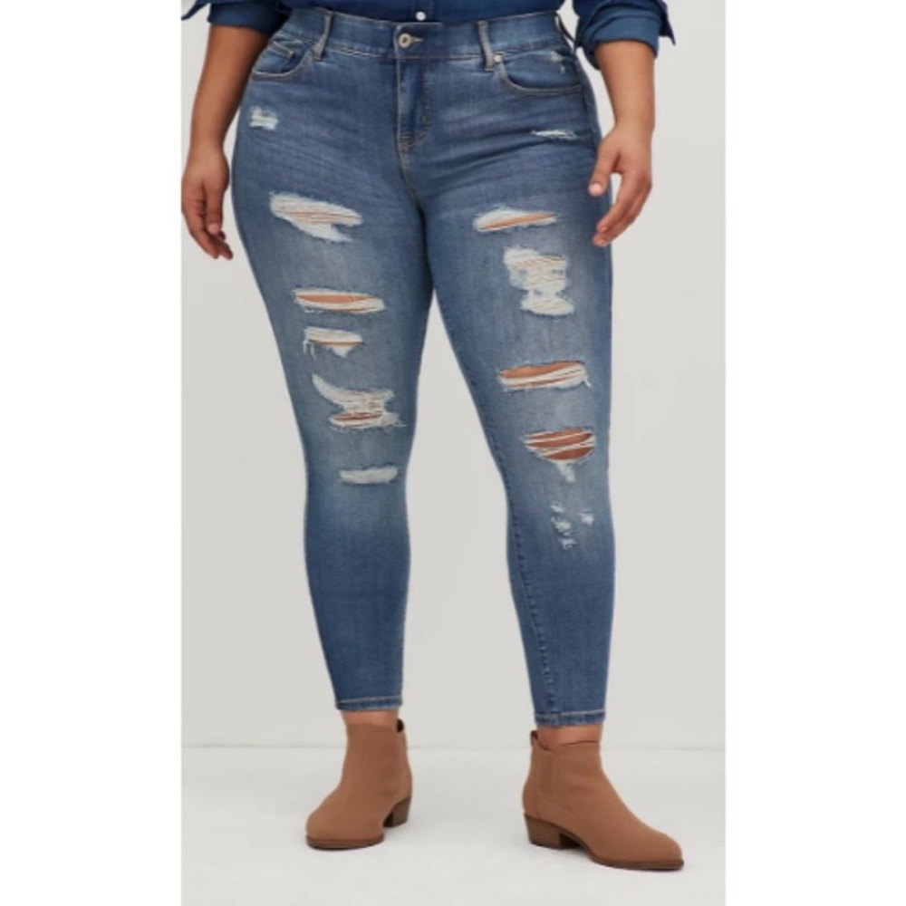 Torrid Bombshell Skinny Distressed Jeans Size 16 Short